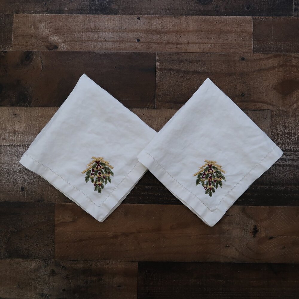 2 Christmas Holly Mistletoe Embroidered Table Linen Cloth Napkins 20" Square